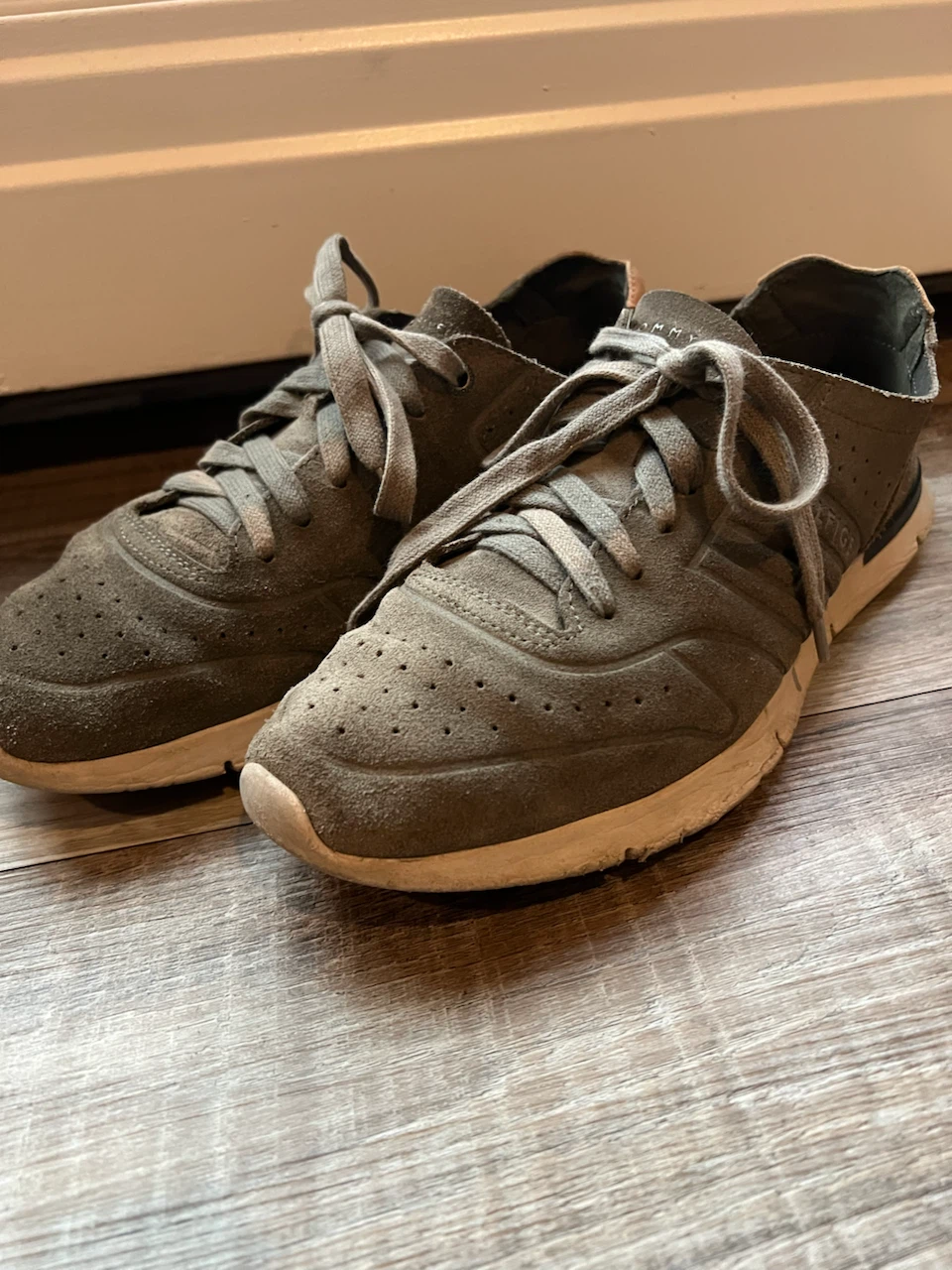 Tommy Hilfiger Suede Sneakers - photo 2