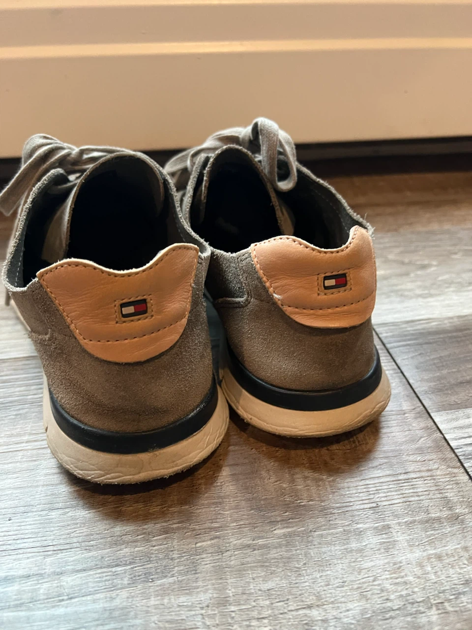 Tommy Hilfiger Suede Sneakers - photo 4