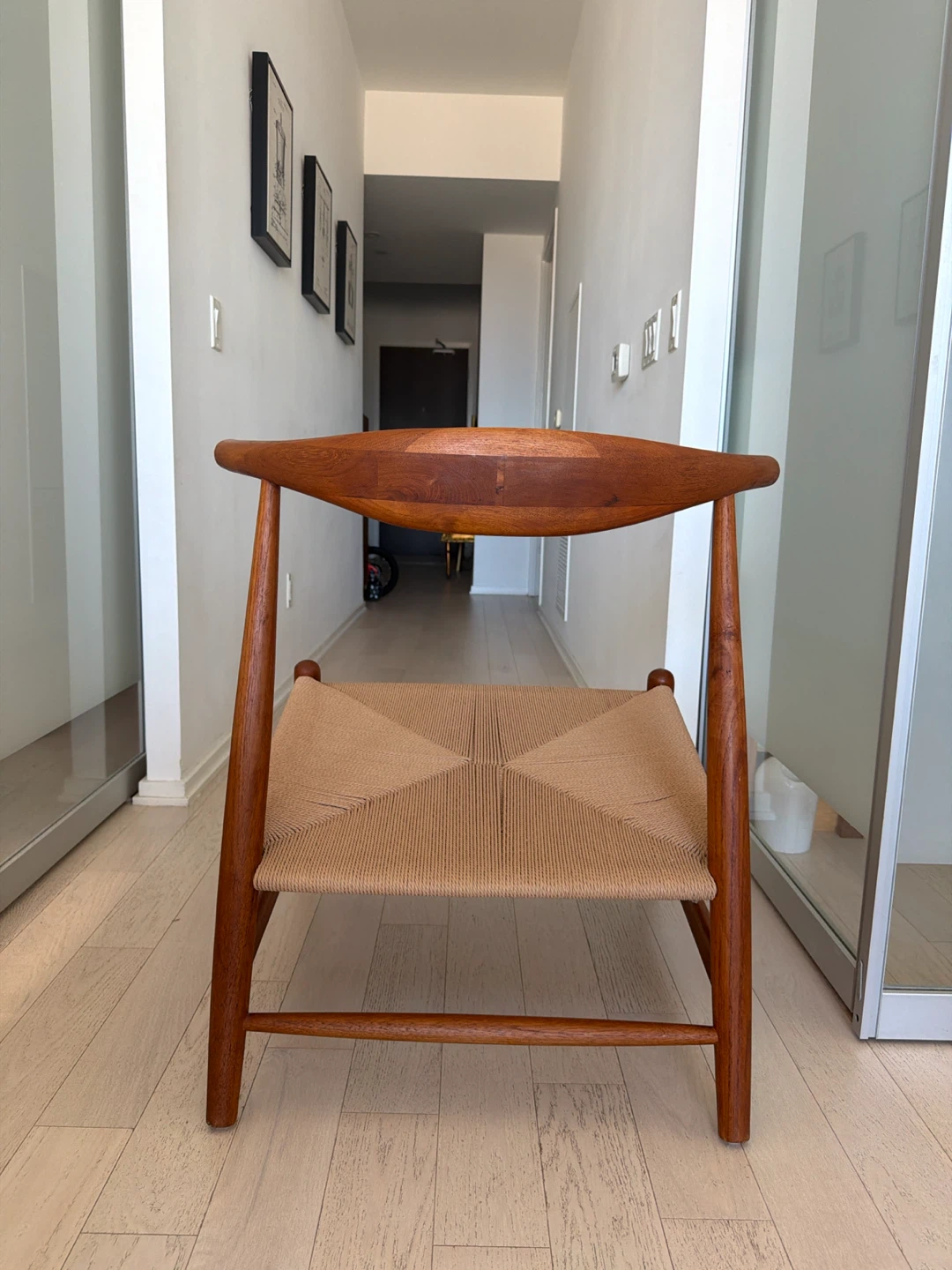 Mid-Century Danish Modern Chair (Hans Wegner Style) - photo 3