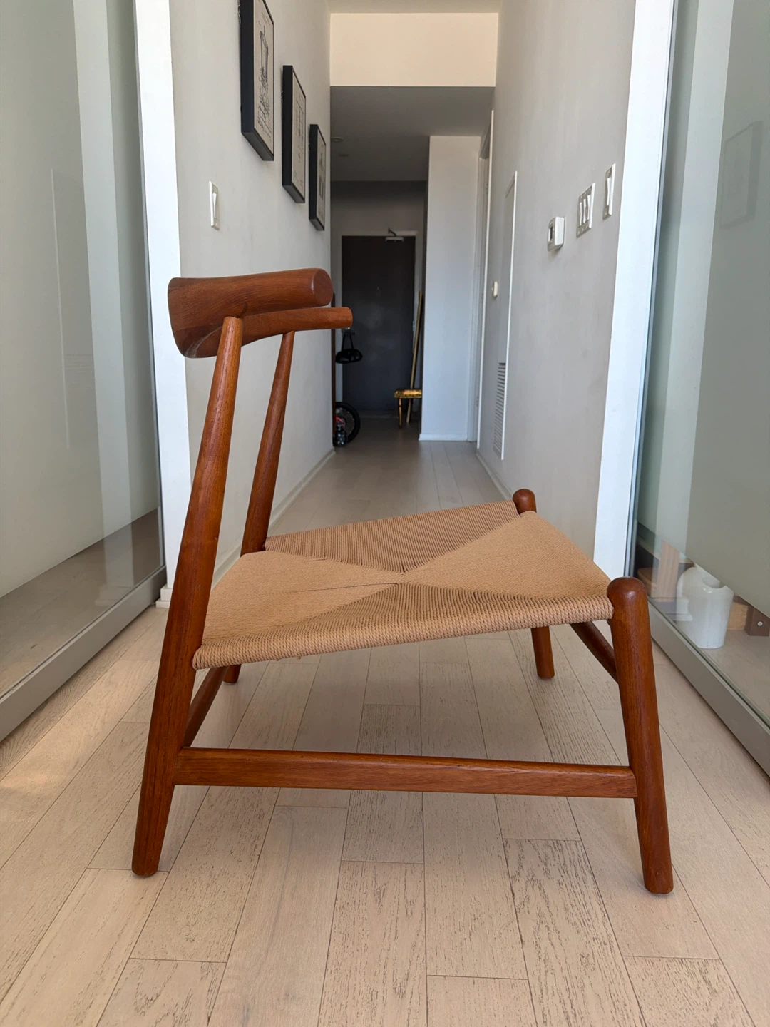 Mid-Century Danish Modern Chair (Hans Wegner Style) - photo 4