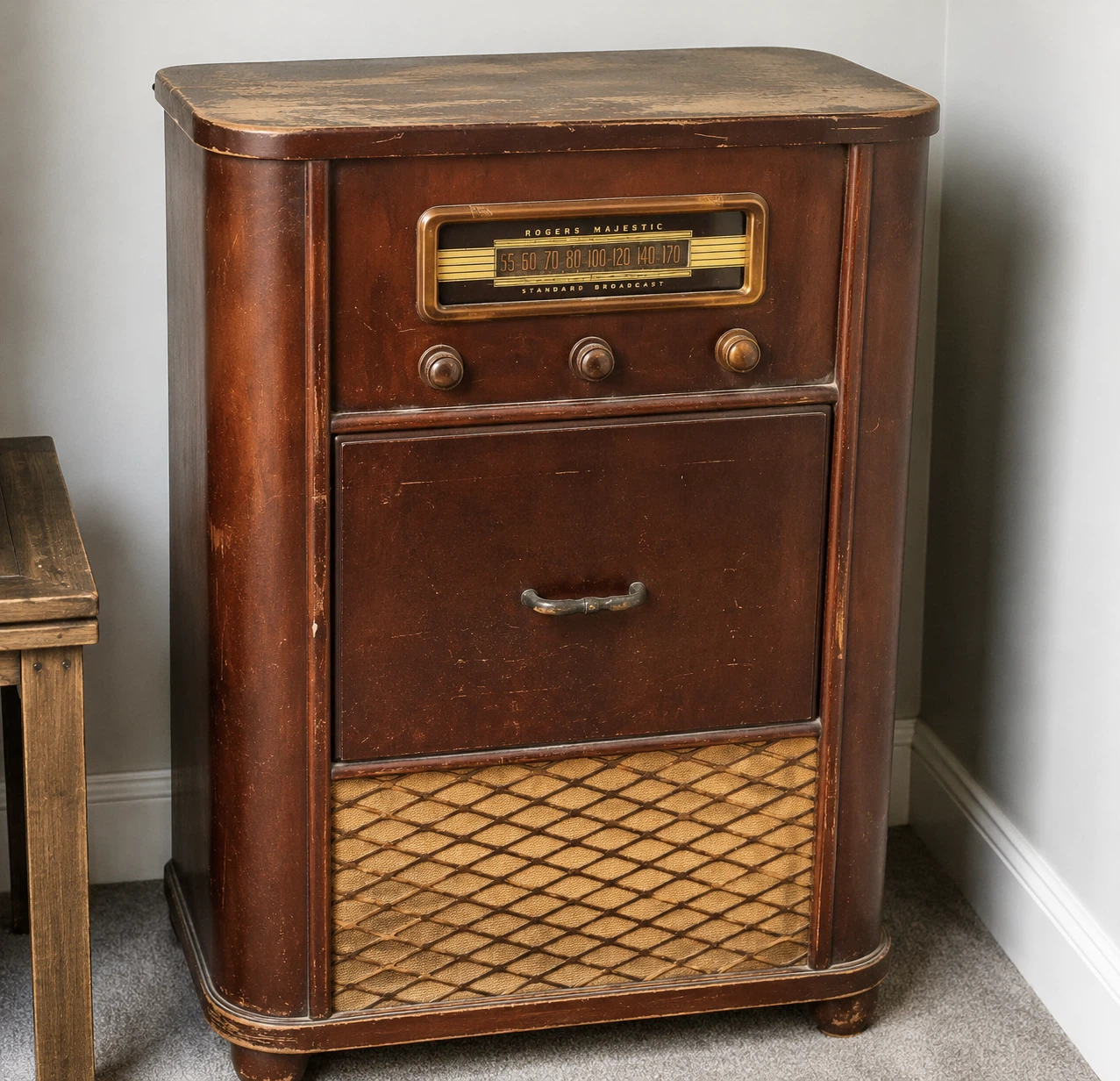 Rogers Majestic "Standard Broadcast" Tube Radio