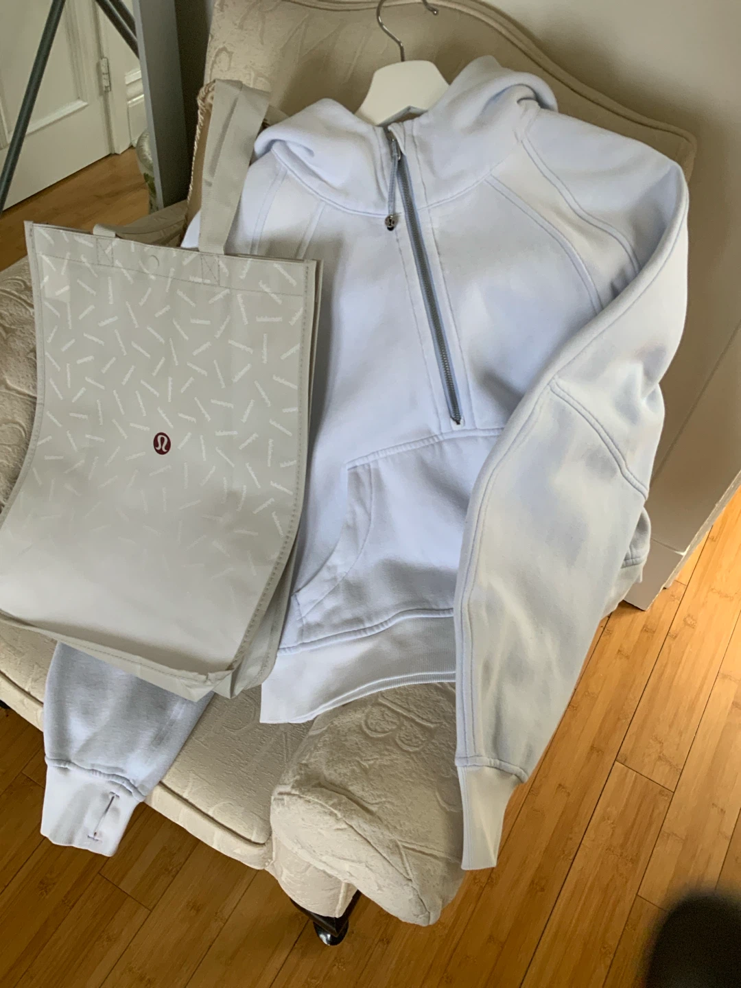 ⭐️Brand new tags on lululemon 1/2 zip Lavender hoodie⭐️