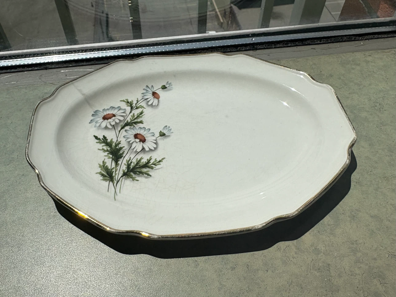 Georgian China Platter with Daisy Design