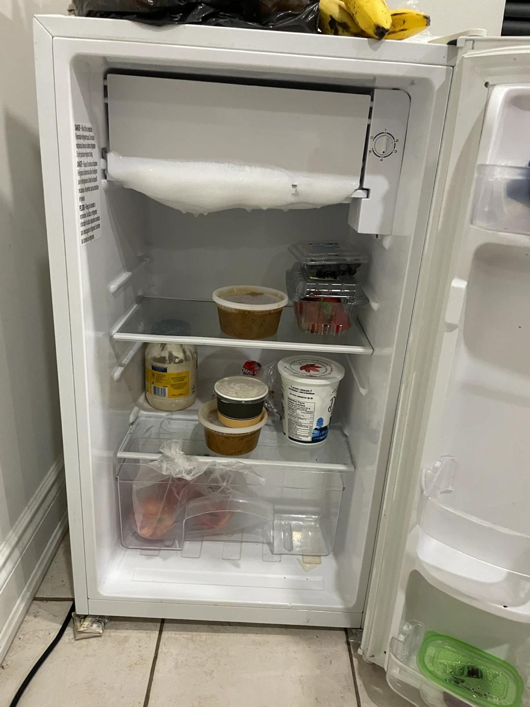 Hamilton Beach Compact Refrigerator - photo 2