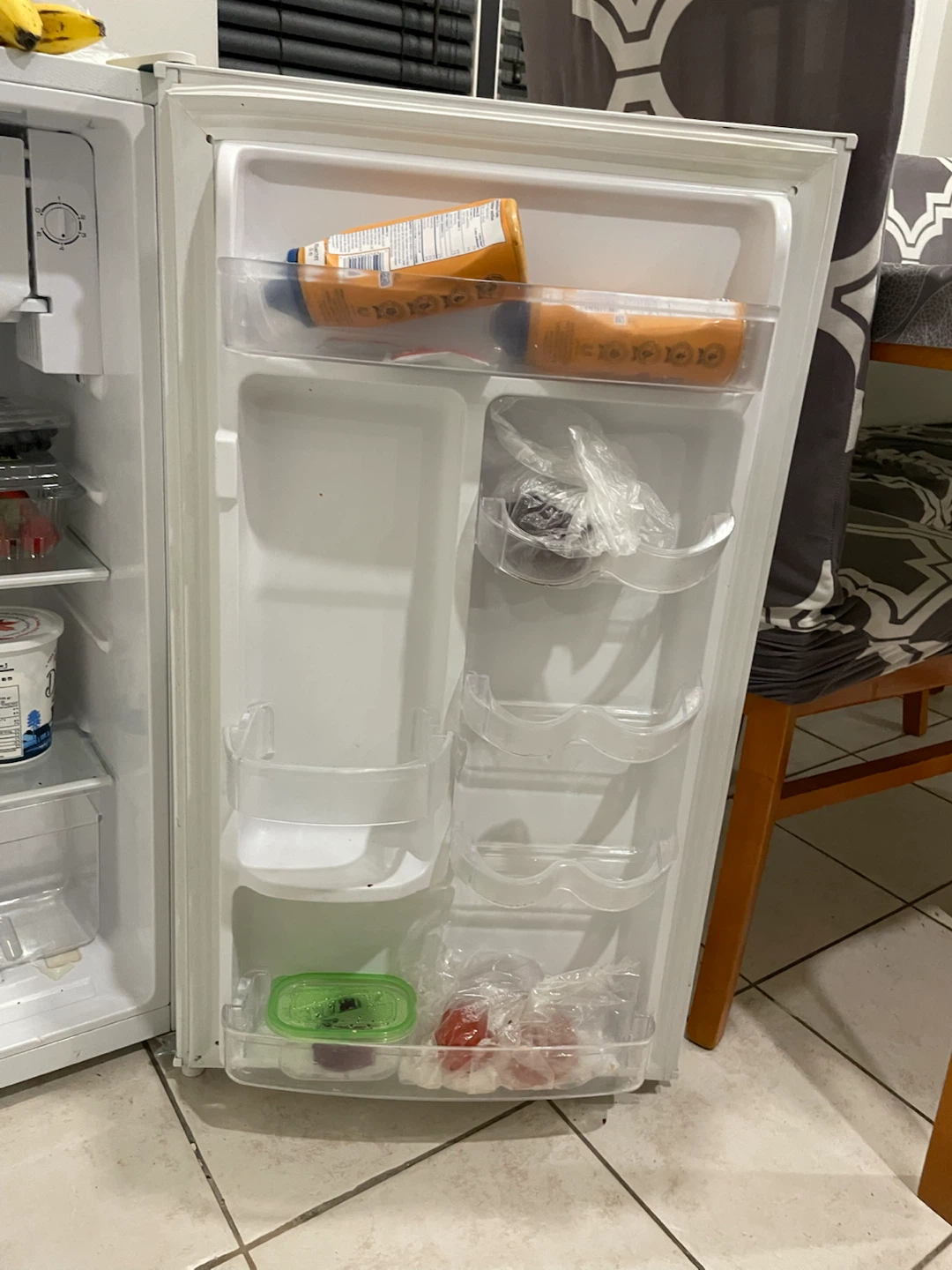 Hamilton Beach Compact Refrigerator - photo 3