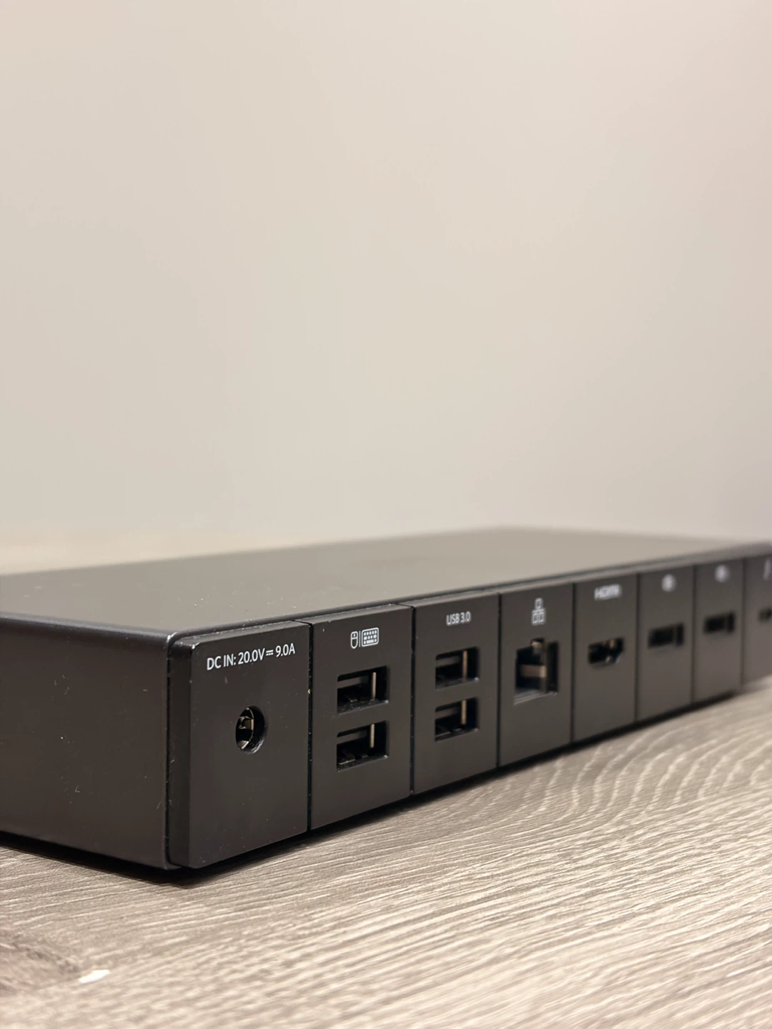 Anker 778 Thunderbolt 4 Docking Station 12-in-1 - photo 3