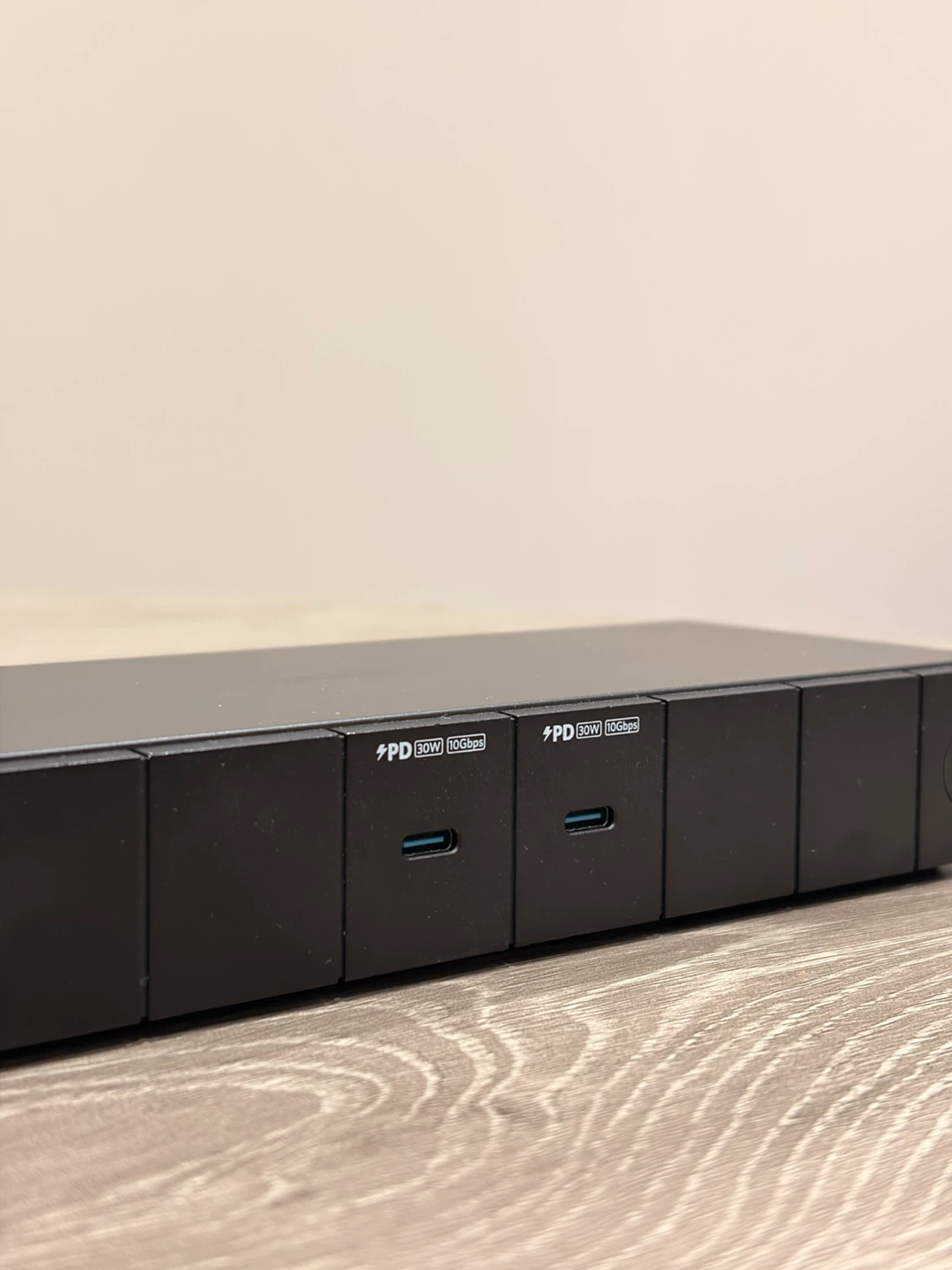 Anker 778 Thunderbolt 4 Docking Station 12-in-1 - photo 4