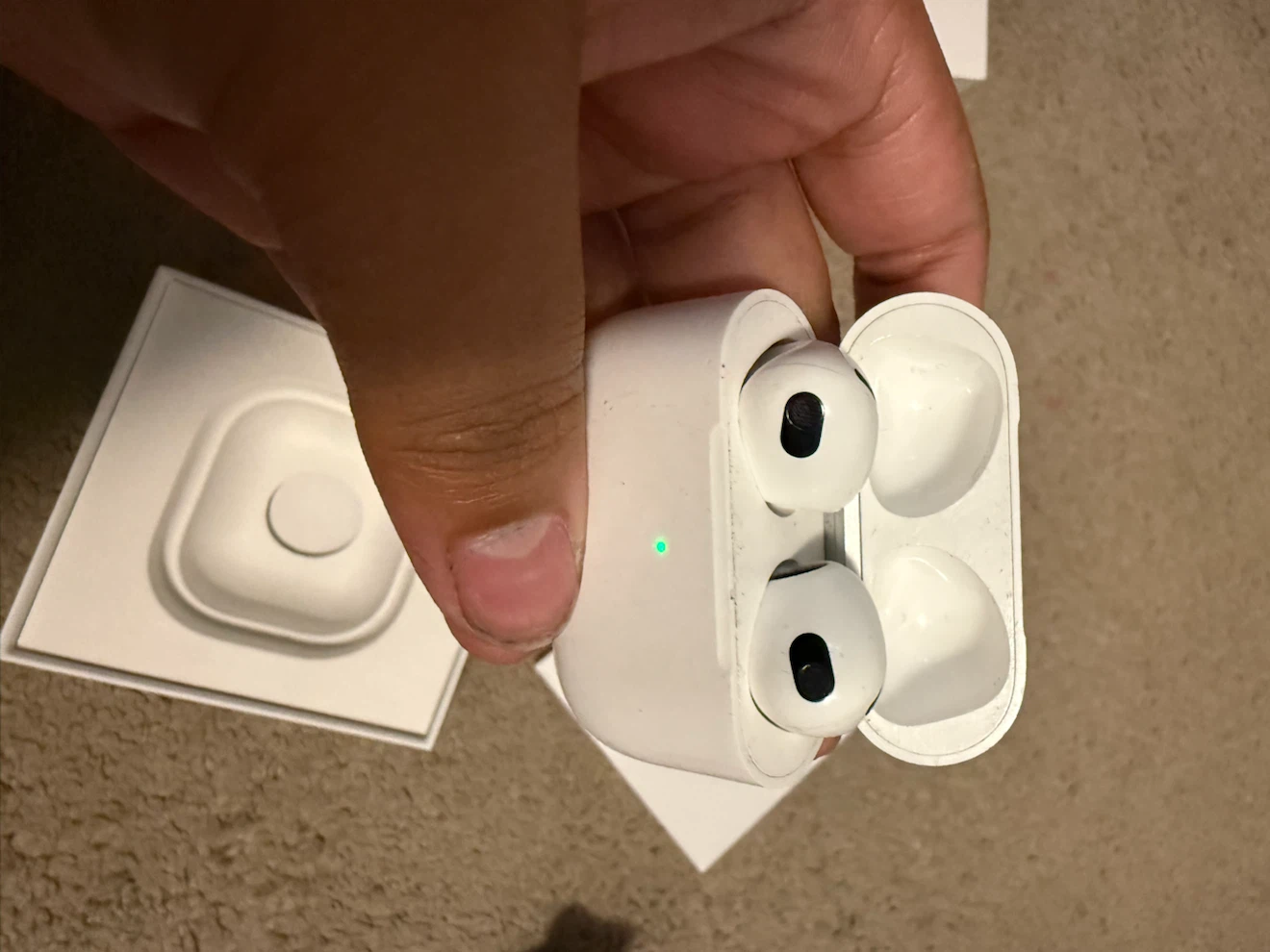 Apple AirPods (3rd generation) with Charging Case - photo 3