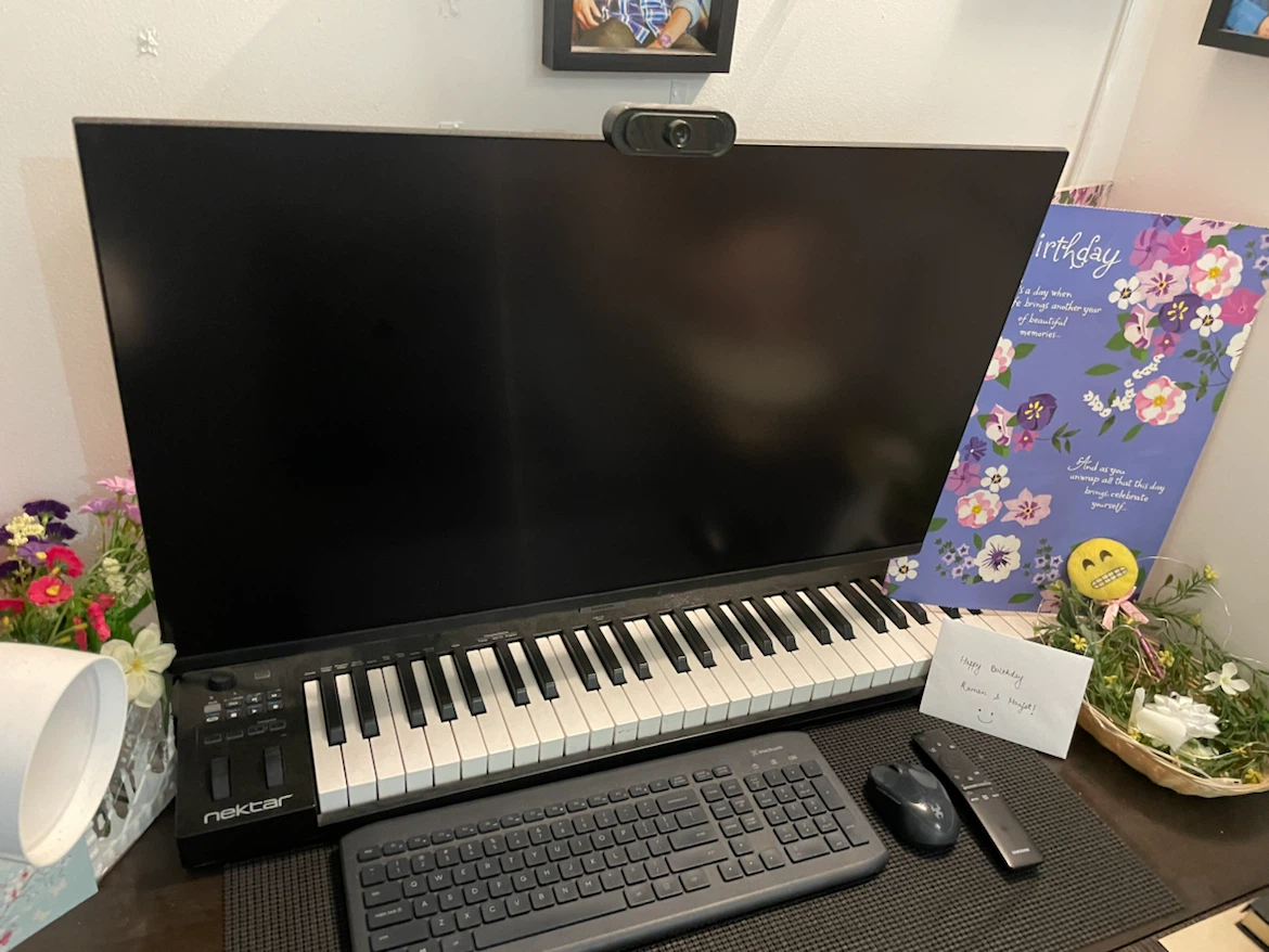 Samsung M7 32” 4K Ultra HD 60Hz LED Smart Monitor - photo 4