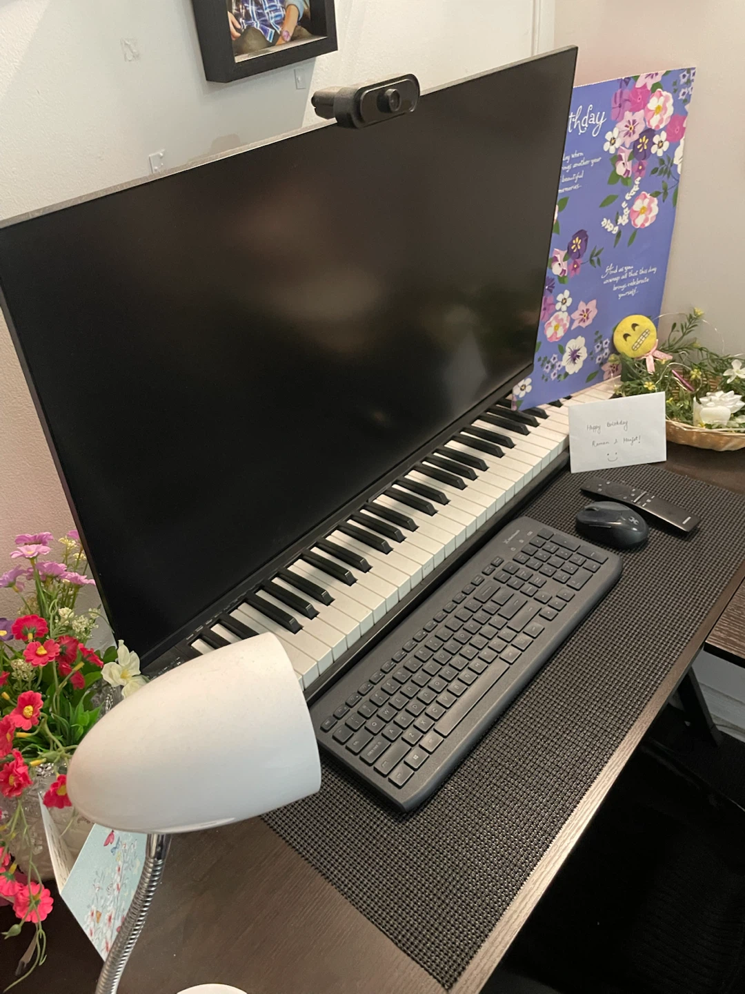 Samsung M7 32” 4K Ultra HD 60Hz LED Smart Monitor - photo 5