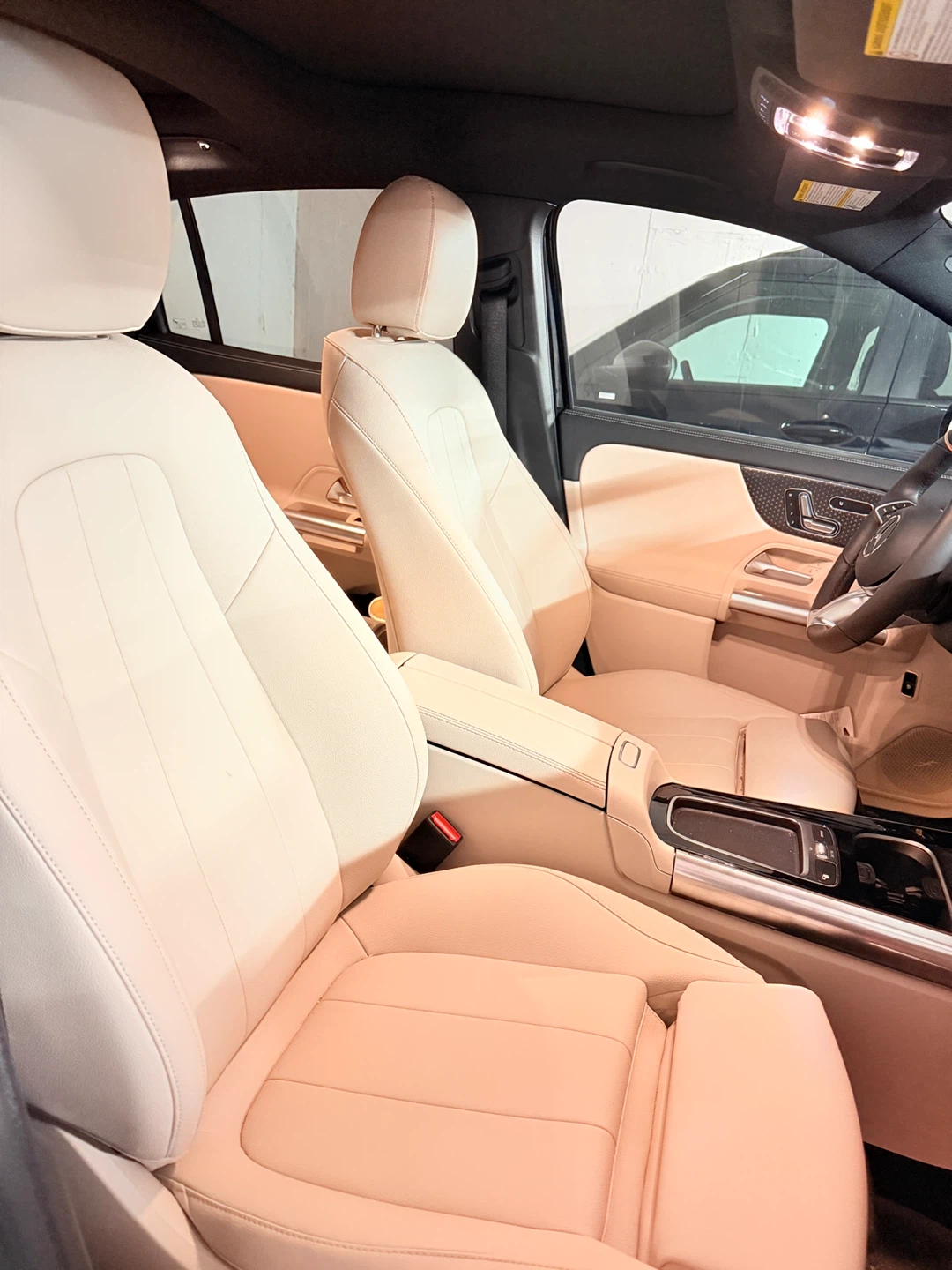 Mercedes-Benz 2026 GLA 250 4DR AWD SUV - photo 4