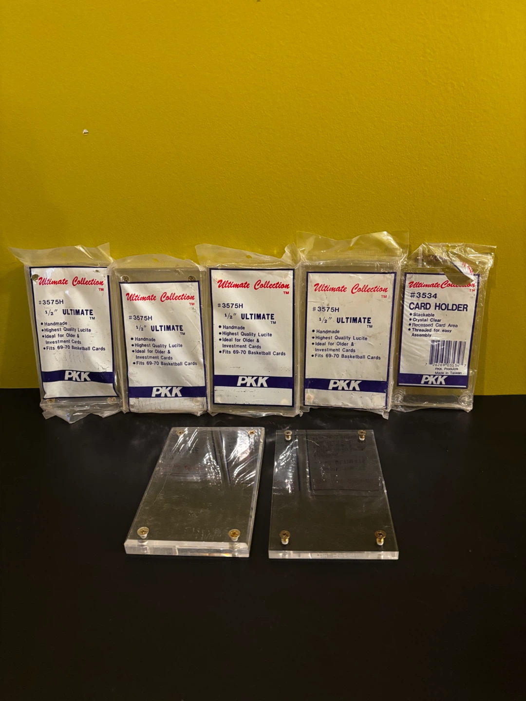Ultimate Collection Card Holder - Fits 69-70 Basketball Cards