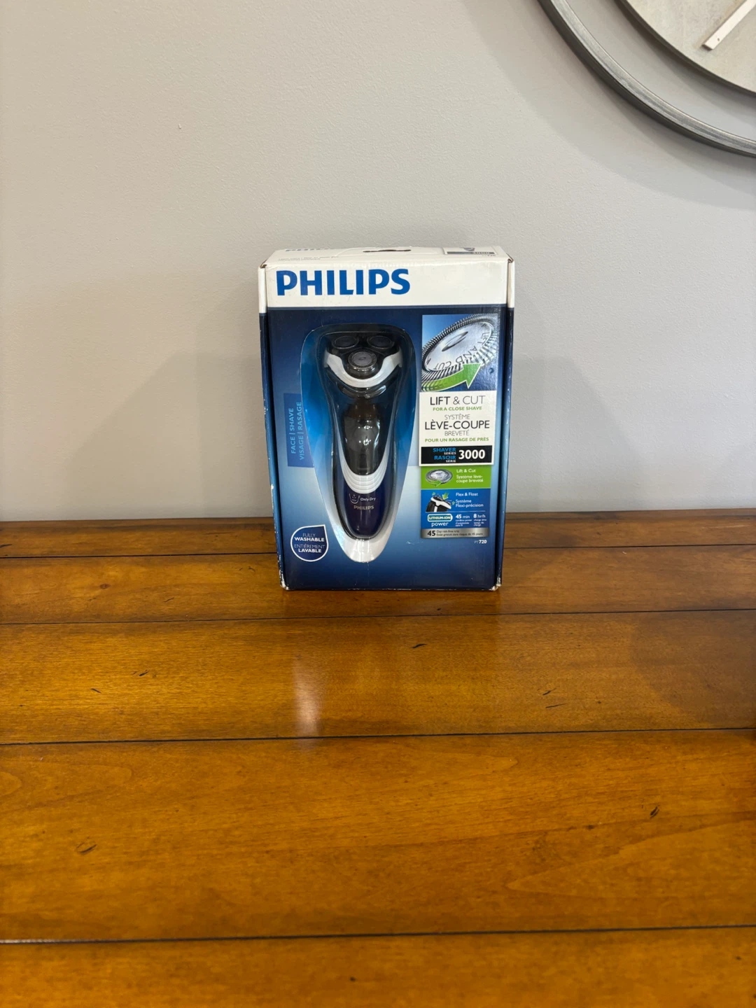 Philips Series 3000 Electric Shaver - photo 2