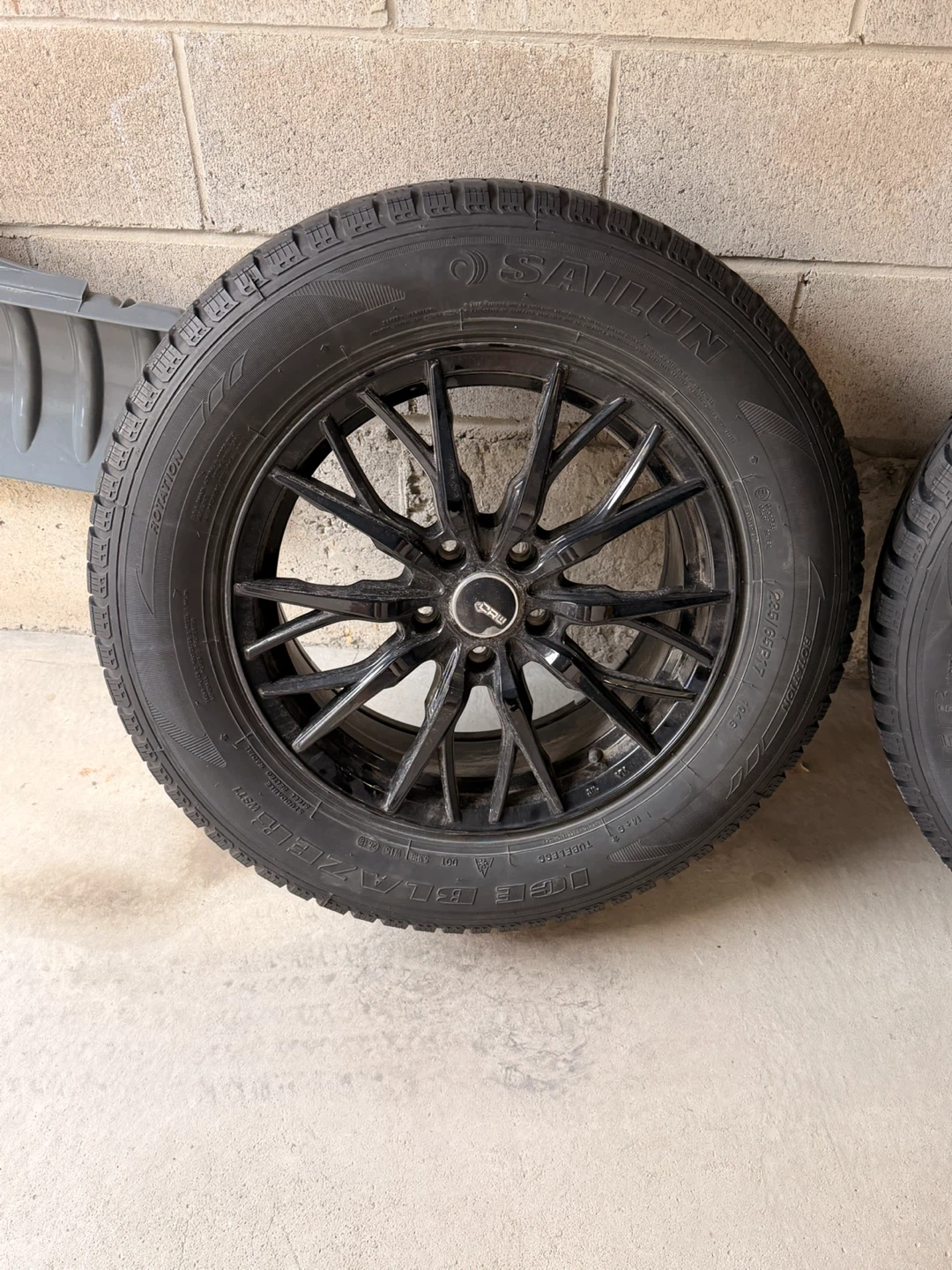 Winter Tires 235/65R17 on Black Alloy Wheels - photo 4