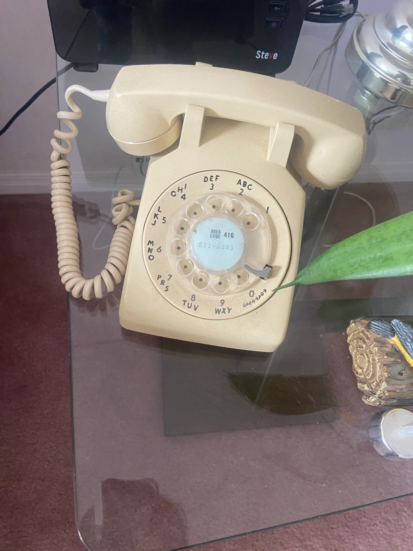 Vintage Rotary Dial Phone - photo 2