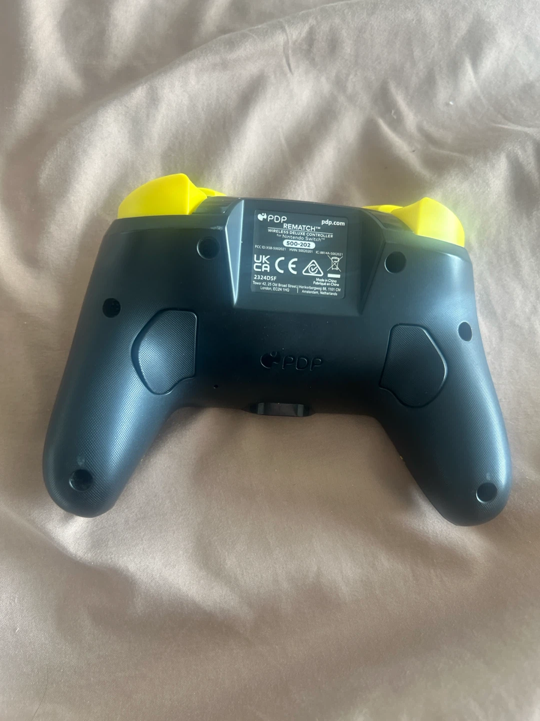PDP Wireless Controller - Black/Yellow Stars - photo 2