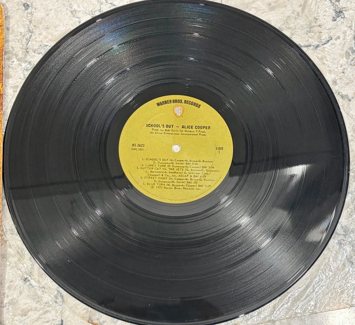 Alice Cooper School’s Out 1972 🇨🇦 (BS 2623) Desk Cover Record - photo 4