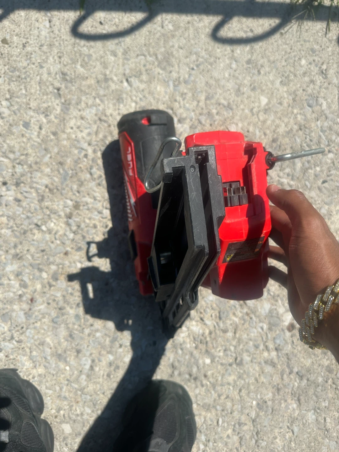 Milwaukee M18 FUEL Brad Nailer - photo 3