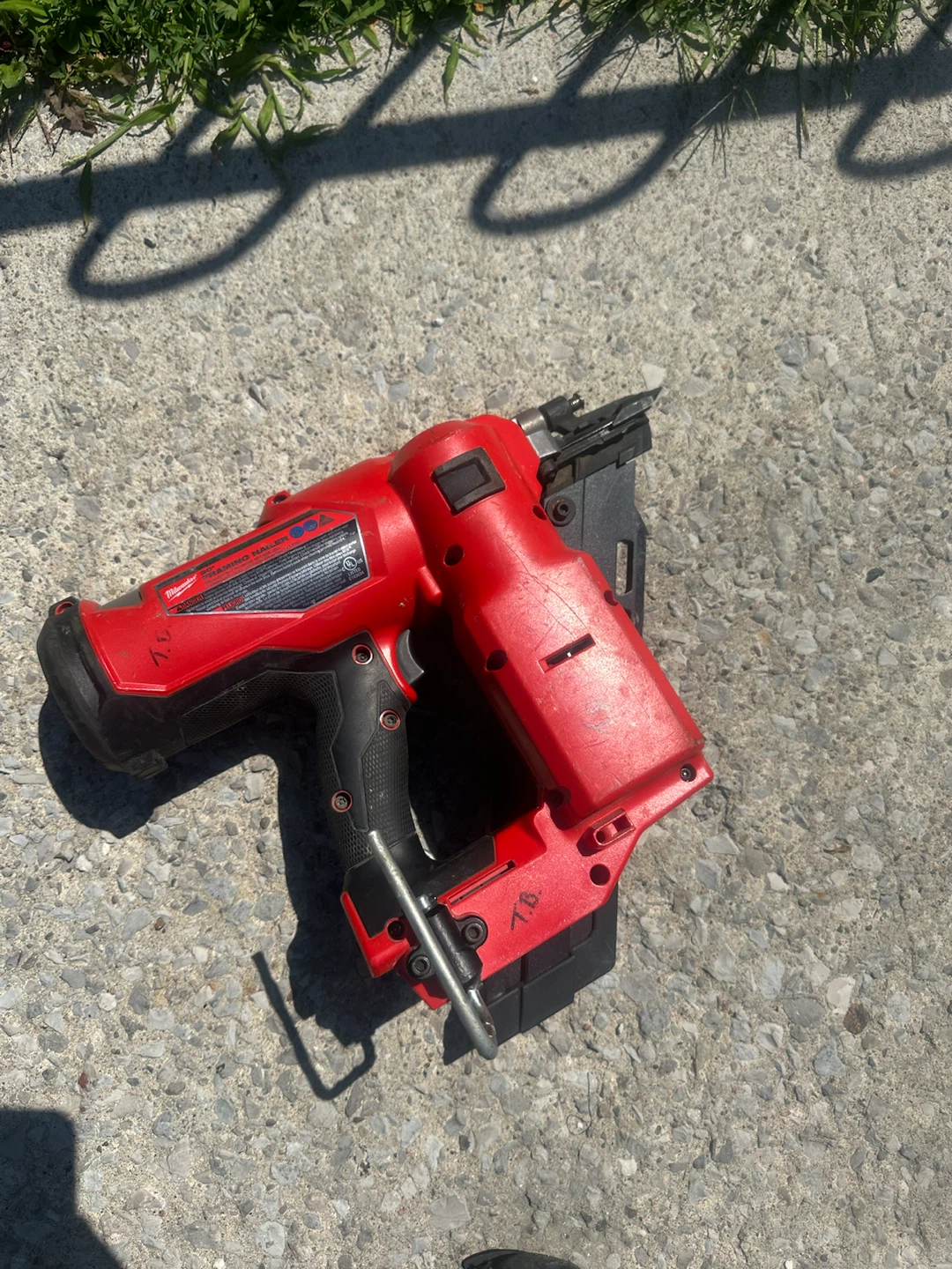 Milwaukee M18 FUEL Brad Nailer - photo 2