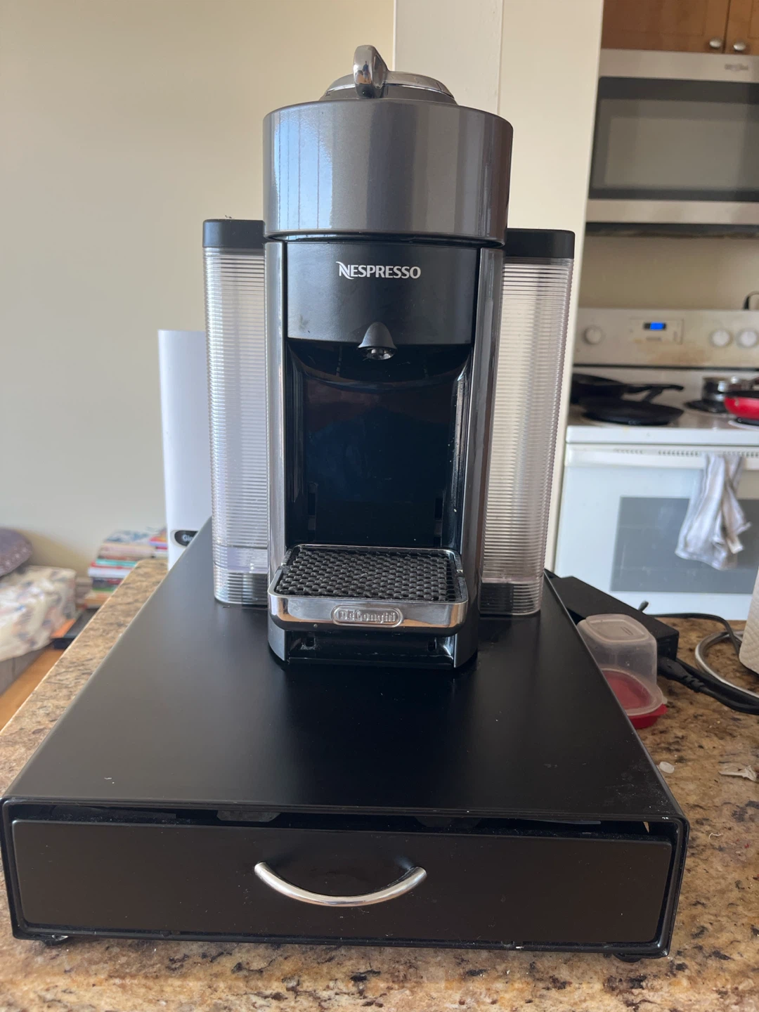 Nespresso Coffee Machine with De'Longhi Drip Tray