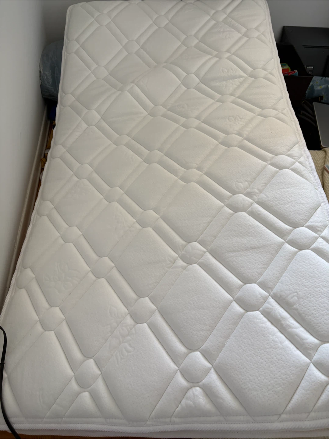 White Mattress single - photo 3