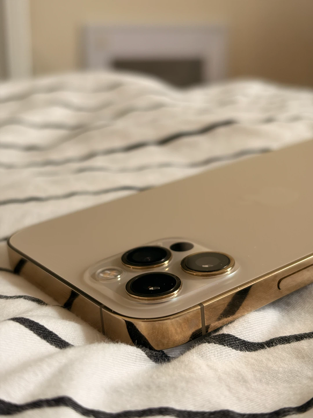 Apple iPhone 12 Pro - Gold / 128GB / Unlock - photo 4