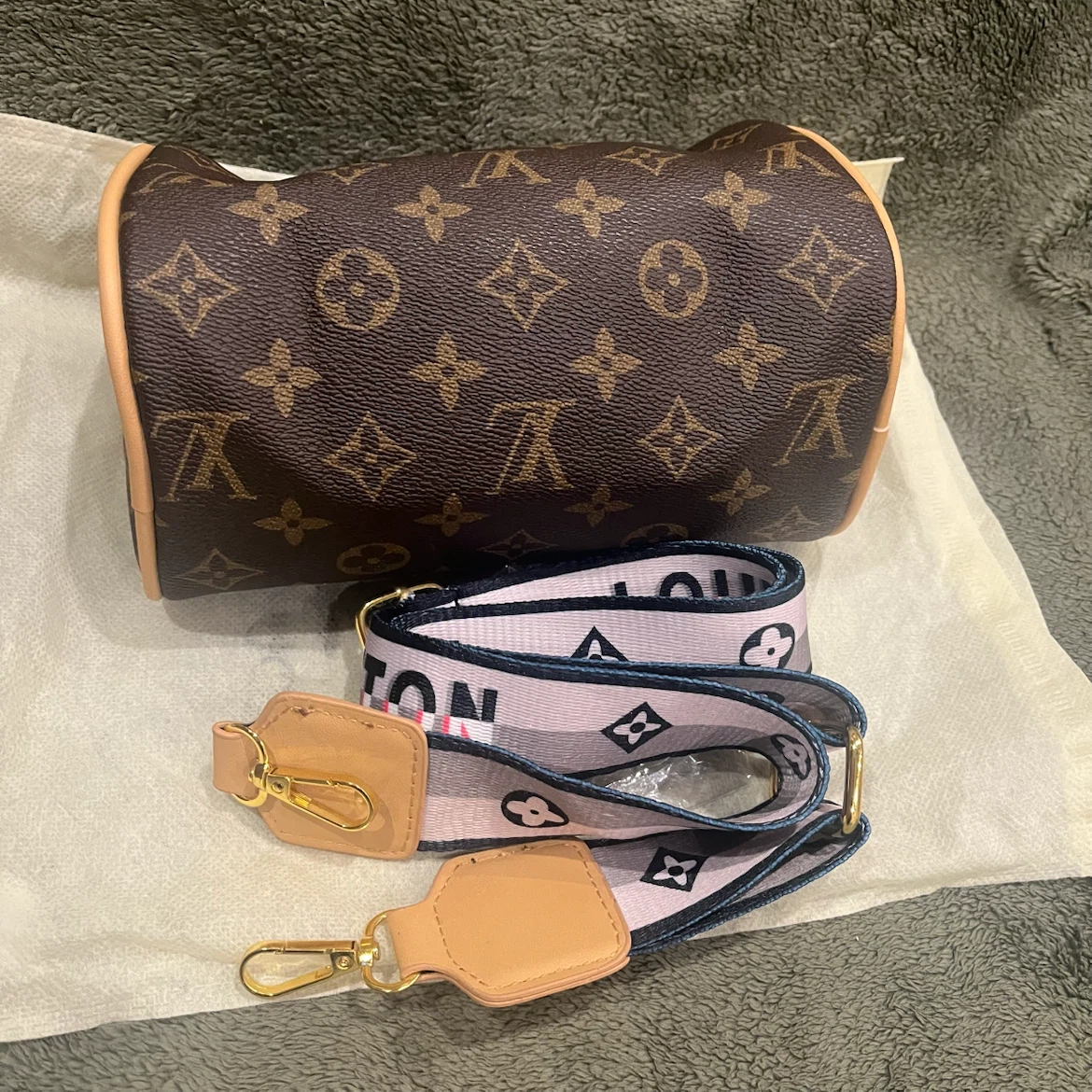 Monogram Speedy brown  Pouch Bag - photo 4