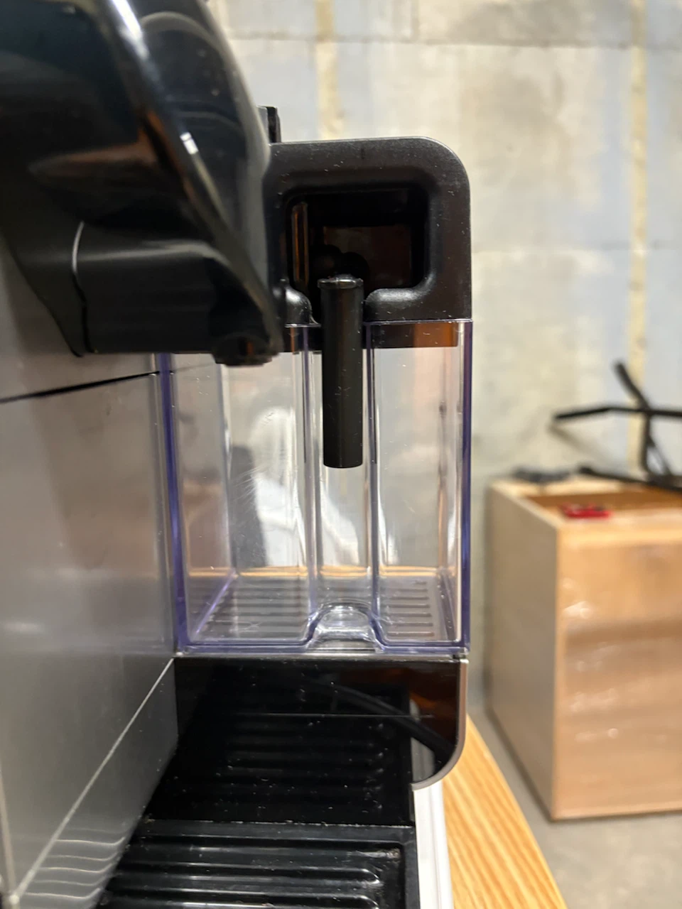 Nespresso DeLonghi Espresso Machine - photo 2