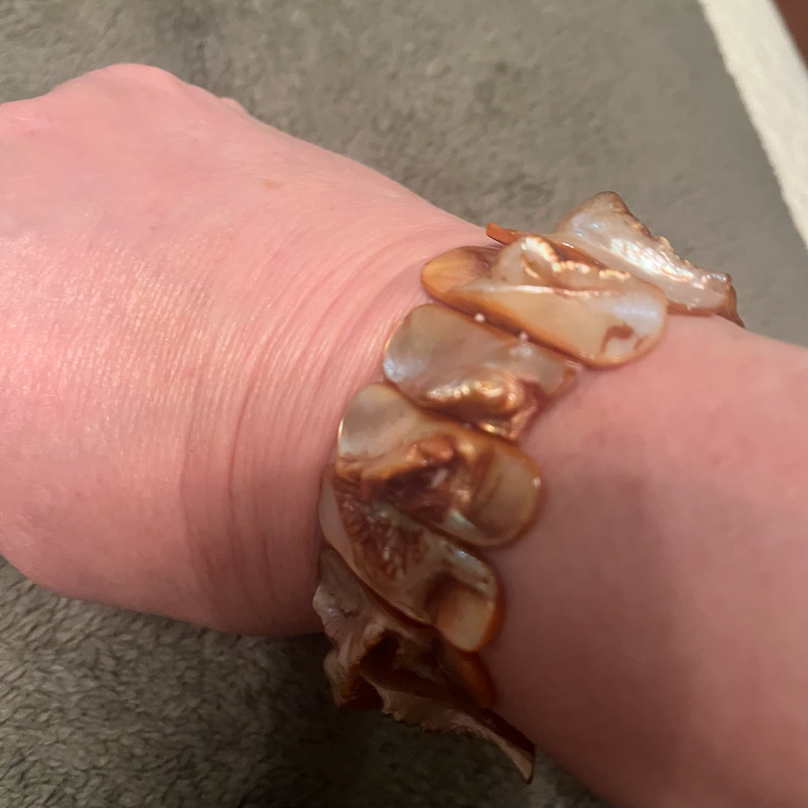 Shell Chip Stretch Bracelet