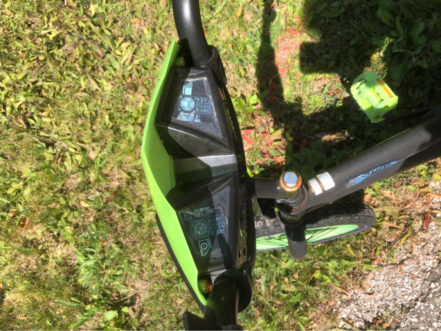 Kids' BMX Bike with Green Accents - photo 4