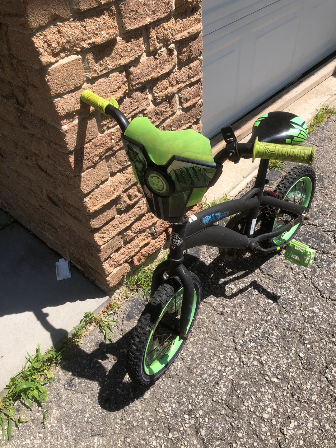 Kids' BMX Bike with Green Accents - photo 2