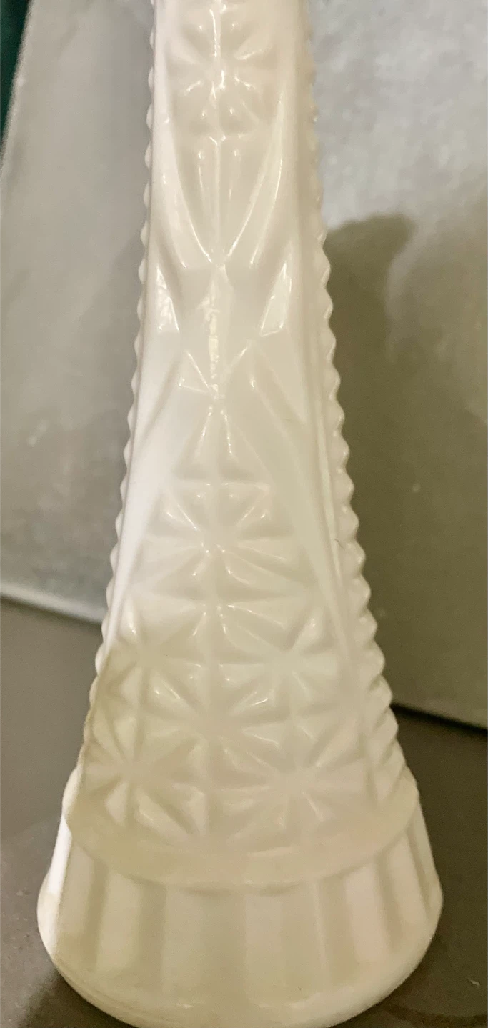 White Milk Glass Bud Vase - photo 4