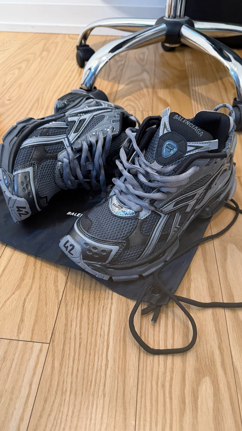 Balenciaga Runners Grey Size 42