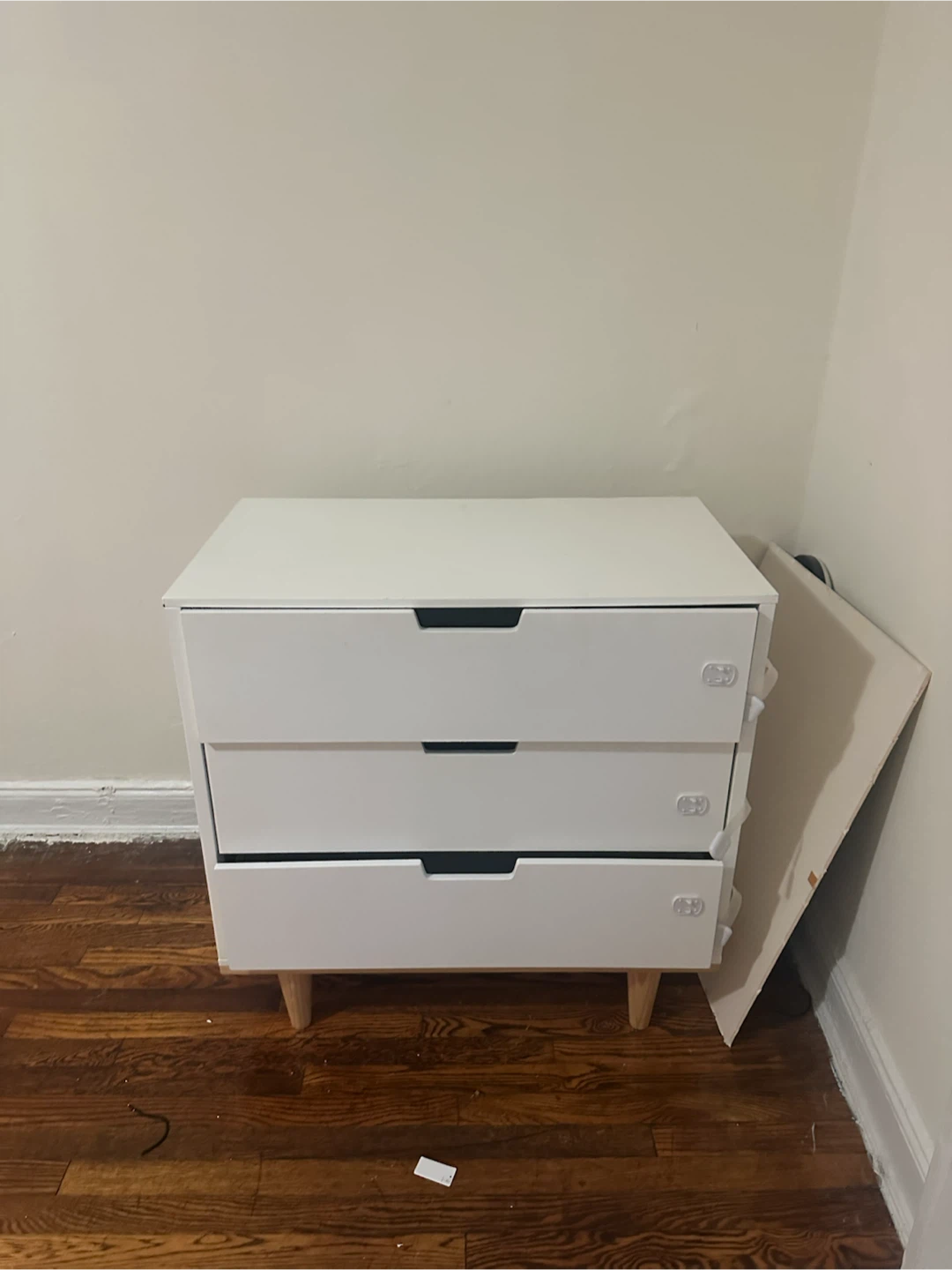 White 3-Drawer Dresser Nightstand