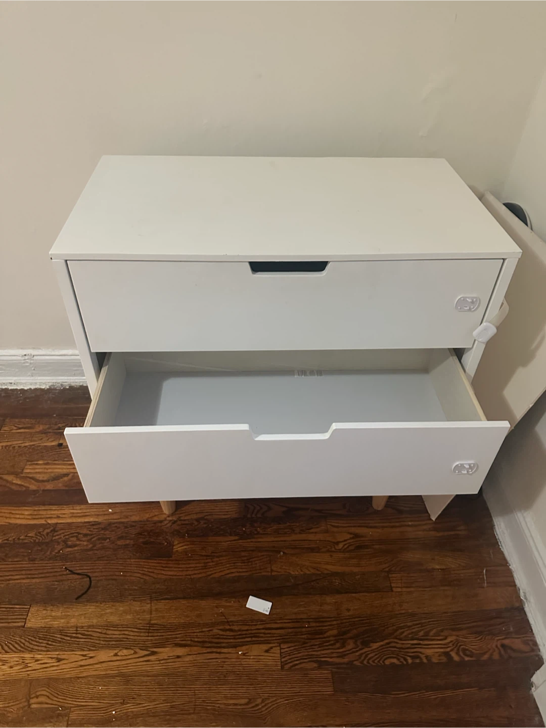 White 3-Drawer Dresser Nightstand - photo 2