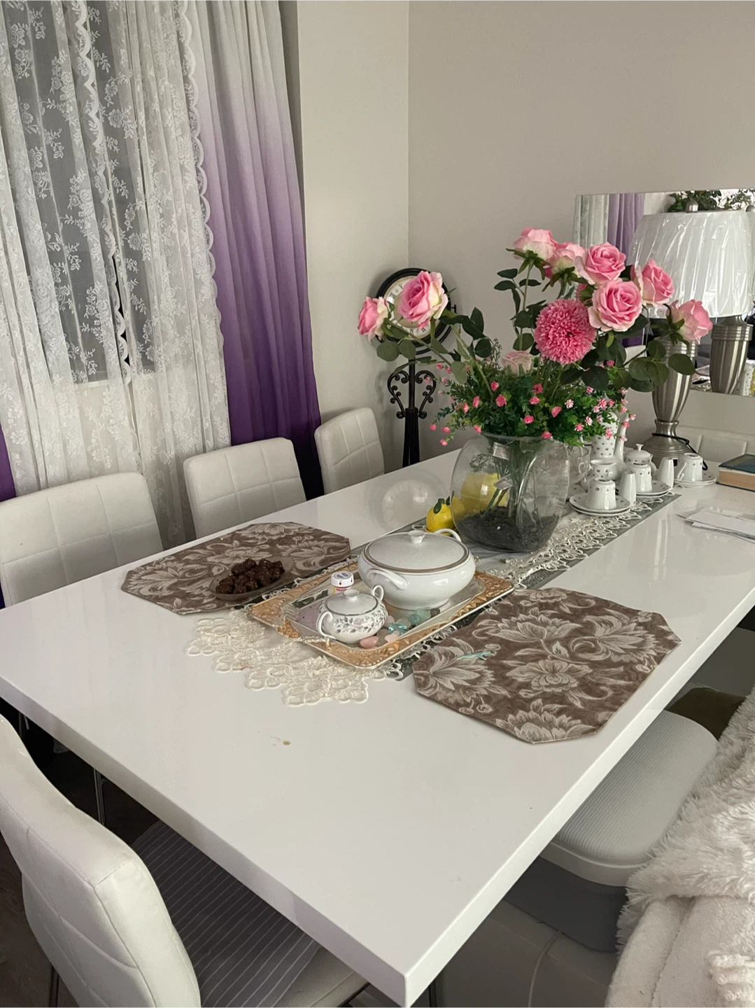 White Dining Table with Mirrored Accents - photo 2