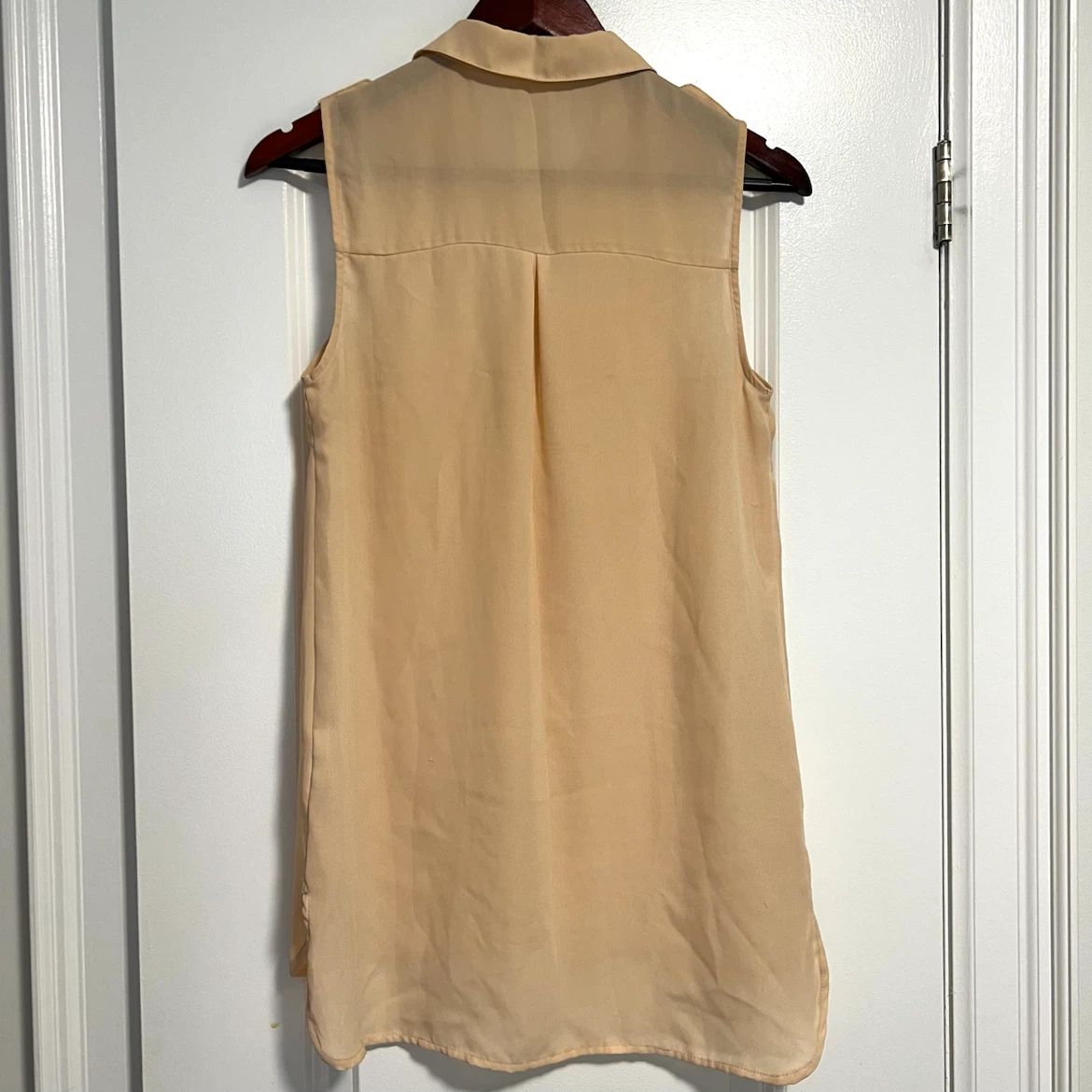 Women’s Sleeveless Shirt size Small - photo 2