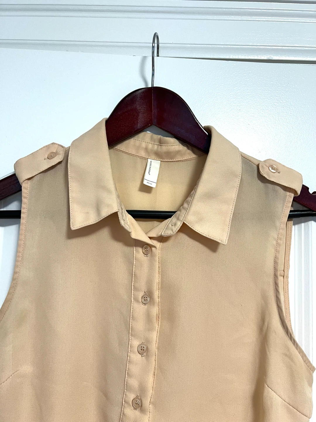 Women’s Sleeveless Shirt size Small - photo 3