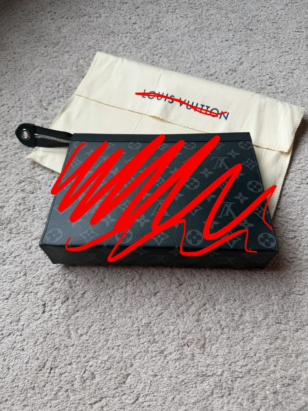Louis Vuitton Pouch - photo 2