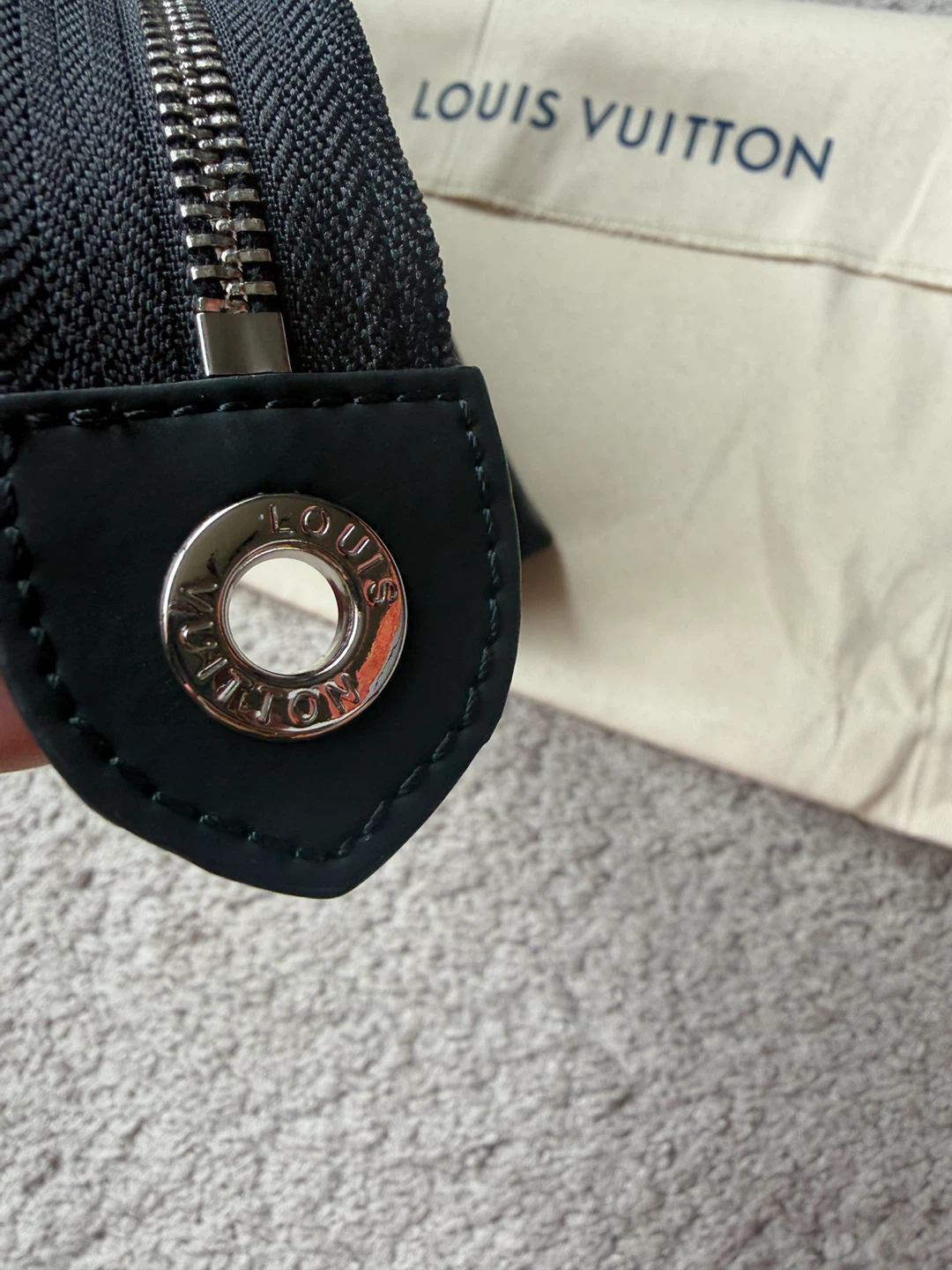 Louis Vuitton Pouch - photo 3
