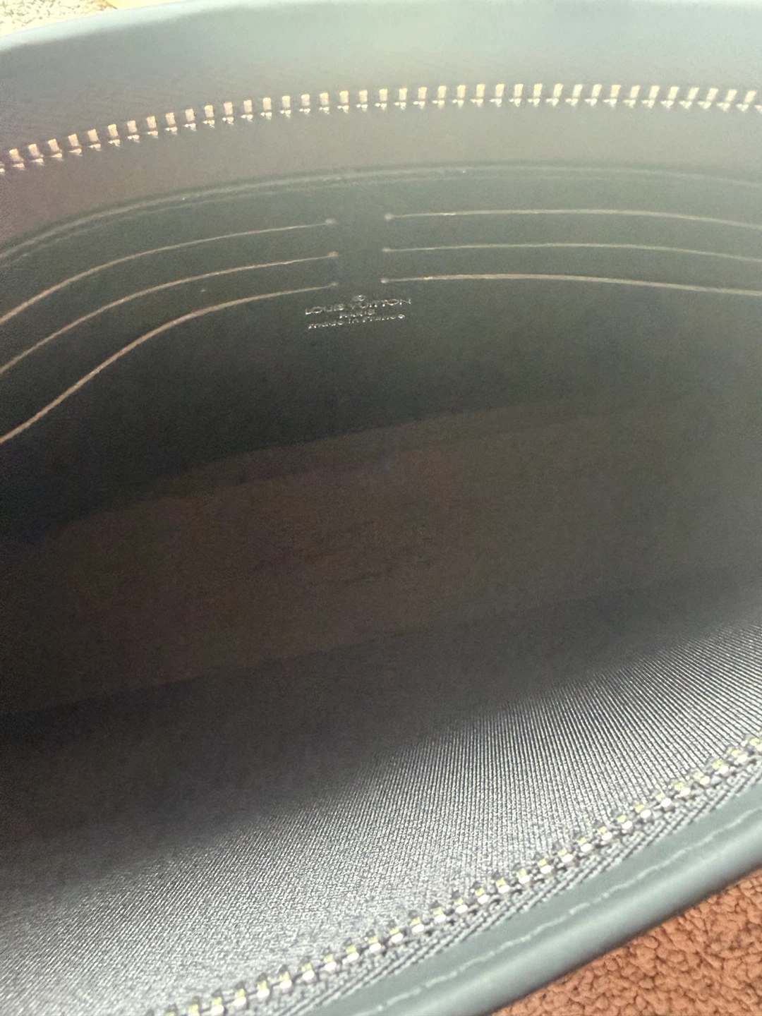 Louis Vuitton Pouch - photo 5