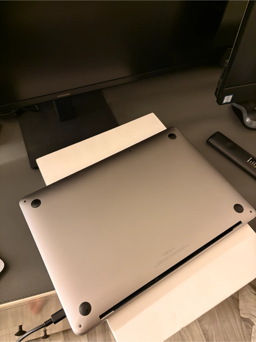Apple MacBook Pro 13-inch 2020 256 GB - photo 2