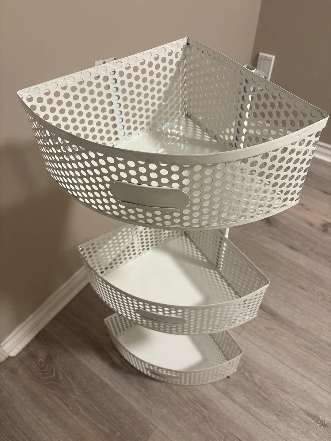 White 3-Tier Corner Shelf Unit - photo 4
