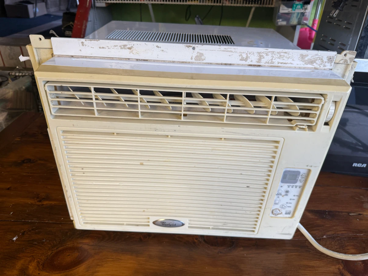Whirlpool Air Conditioner - photo 3