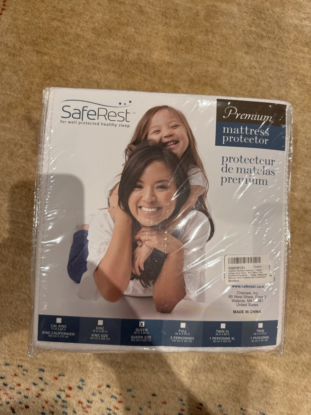 SafeRest Premium Mattress Protector - Queen (Brand New)