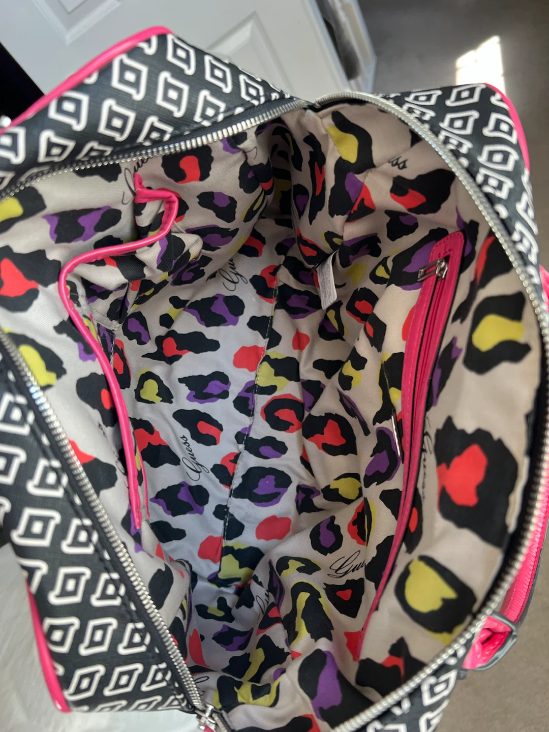 Guess Tote Bag - Black/White Geometric with Pink Accents - photo 4