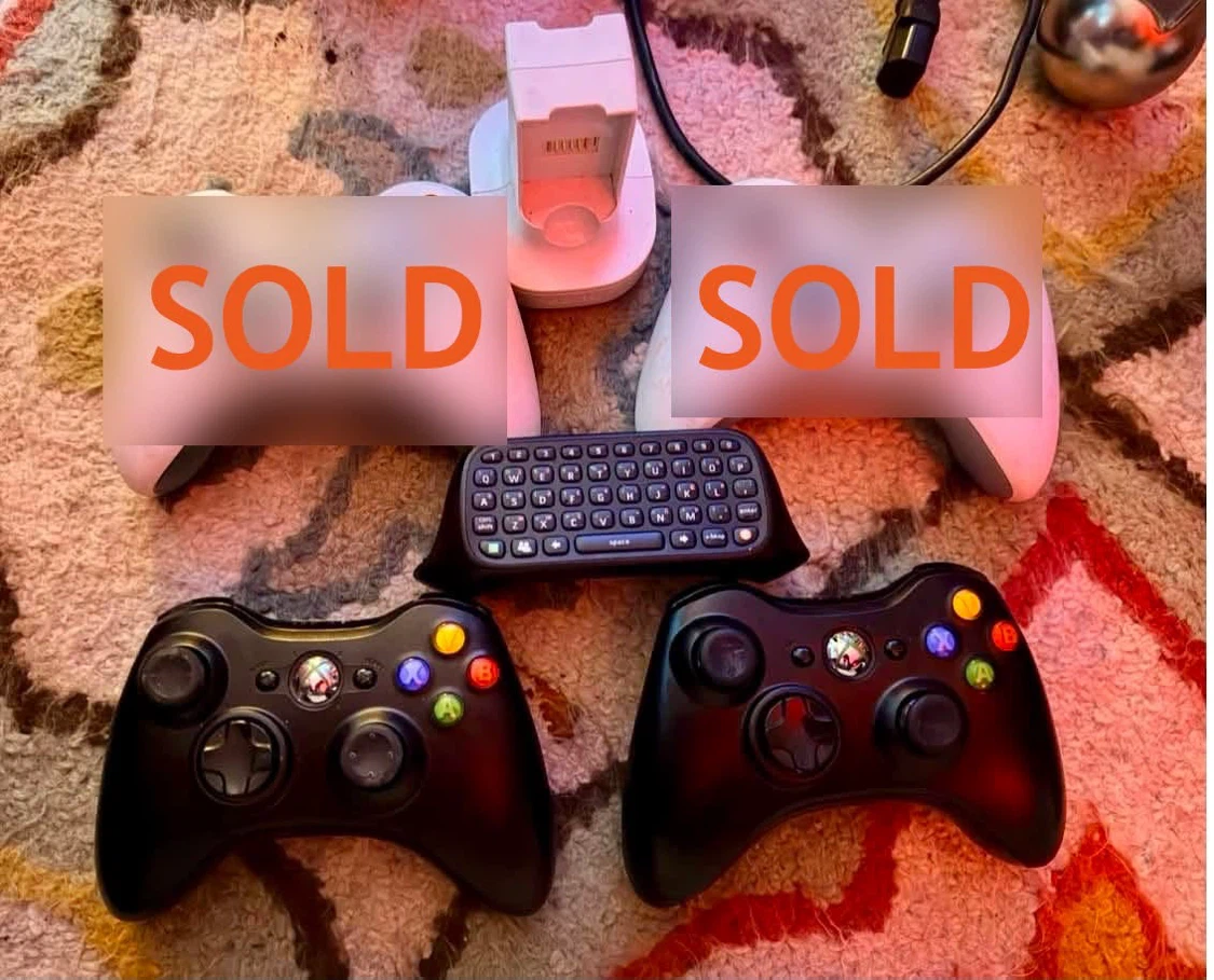 Xbox 360 Console with 2 Controllers and Accessories - photo 3