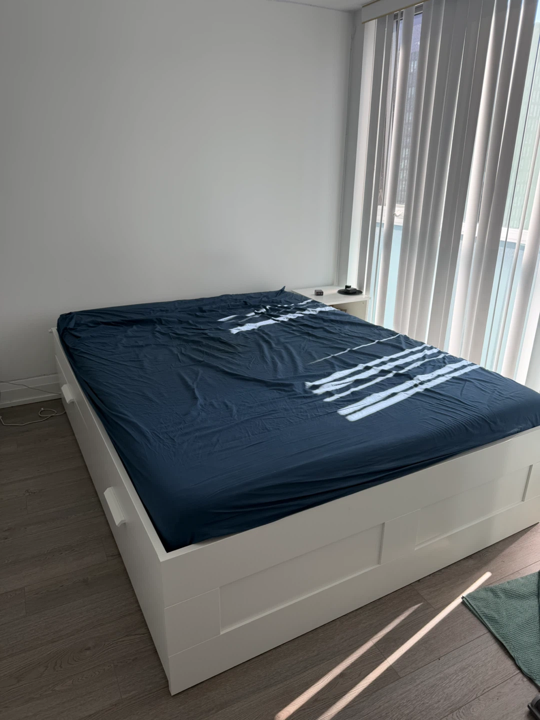 White Storage Bed Frame QUEEN - photo 2