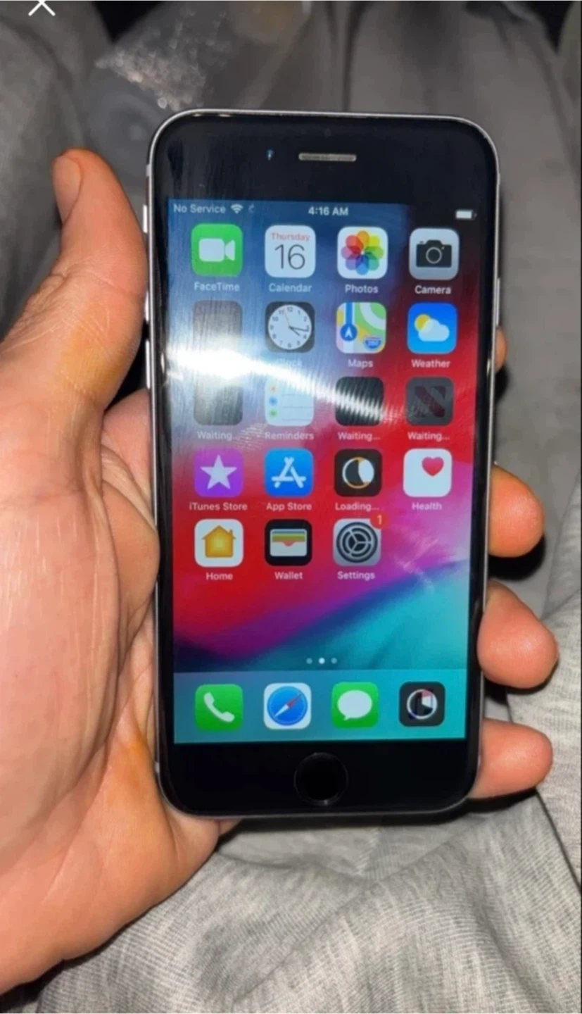 Apple iPhone 6s - photo 3