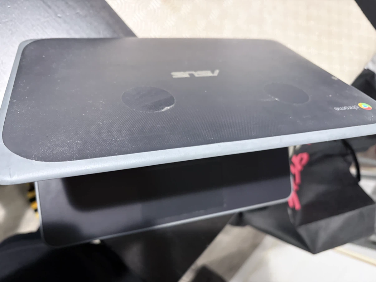 ASUS Chromebook Laptop - photo 3